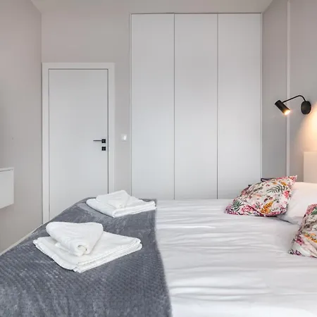 Prestige - Rajska 8 - Old Town Апартаменты Гданьск